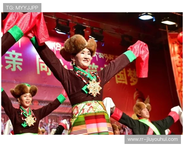 山南足球队赛后载歌载舞庆胜利时刻全城欢腾共舞动盛景引全民喝彩