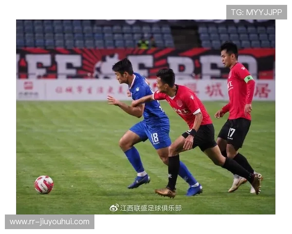 逐梦绿茵脚下生辉以热爱之名致敬永不止步的足球传奇